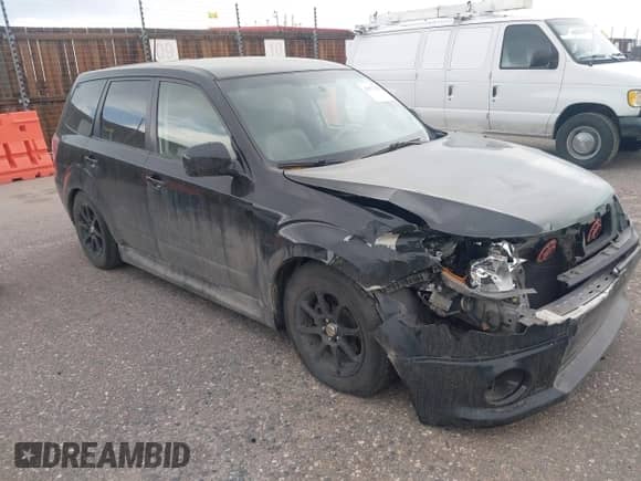 2010 Subaru Forester X z VIN JF2SH6AC6AG738103, wystawiony jako IAAI lot #42377334 z przebiegiem 201 332 mil mil oraz . Historia ofert i sprzedaży dostępna na DreamBid. Obrazek 1.