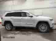 2017 Jeep Grand Cherokee 75th Anniversary z VIN 1C4RJFAG9HC728252, wystawiony jako IAAI lot #42347467 z przebiegiem 109 367 mil mil oraz . Historia ofert i sprzedaży dostępna na DreamBid. Obrazek 13.