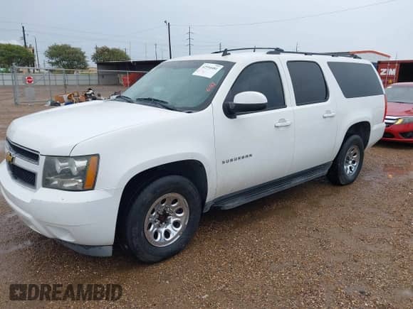 2013 Chevrolet Suburban LS с VIN 1GNSCHE08DR205825, выставлен на аукционе IAAI как лот 42594481 с пробегом 243 533 миль миль и . История ставок и продаж доступна на DreamBid. Изображение 17.