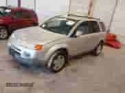 2005 Saturn VUE z VIN 5GZCZ63415S808551, wystawiony jako IAAI lot #42557004 z przebiegiem 234 814 mil mil oraz . Historia ofert i sprzedaży dostępna na DreamBid. Obrazek 17.