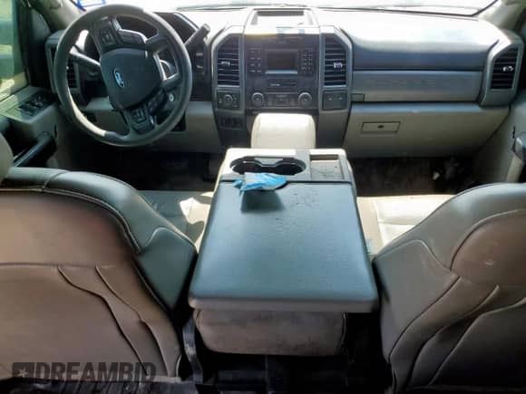 2018 Ford F-250 XL z VIN 1FT7W2A62JEC66863, wystawiony jako Copart lot #67570545 z przebiegiem 193 948 mil mil oraz Czysty tytuł • Clean title. Historia ofert i sprzedaży dostępna na DreamBid. Obrazek 8.