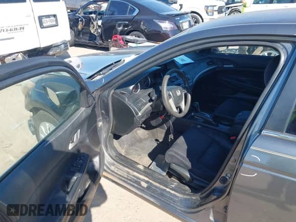 2012 Honda Accord LX с VIN 1HGCP2F33CA075314, выставлен на аукционе IAAI как лот 43391792 с пробегом 161 918 миль миль и . История ставок и продаж доступна на DreamBid. Изображение 5.