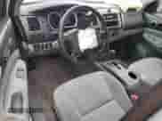 2005 Toyota Tacoma PreRunner с VIN 5TETU62NX5Z026495, выставлен на аукционе Copart как лот 81973425 с пробегом 124 429 миль миль и Списание • Salvage title. История ставок и продаж доступна на DreamBid. Изображение 8.