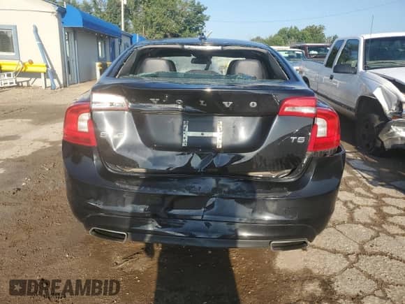 2014 Volvo S60 T5 с VIN YV1612FS1E1270877, выставлен на аукционе Copart как лот 67368865 с пробегом 137 769 миль миль и Списание • Salvage title. История ставок и продаж доступна на DreamBid. Изображение 6.