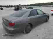 2005 Toyota Camry STD z VIN 4T1BE32K25U605871, wystawiony jako Copart lot #86107595 z przebiegiem 390 873 mil mil oraz Czysty tytuł • Clean title. Historia ofert i sprzedaży dostępna na DreamBid. Obrazek 3.