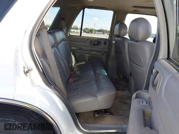 2001 Chevrolet Blazer LT z VIN 1GNCS13W312154972, wystawiony jako IAAI lot #42779419 z przebiegiem 179 163 mil mil oraz . Historia ofert i sprzedaży dostępna na DreamBid. Obrazek 8.