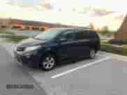 2018 Toyota Sienna LE Auto Access Seat with VIN 5TDKZ3DC2JS910364, listed as a Copart auction lot 85376695 with 137,684 mi miles and Clean title. Bid and sale history available at DreamBid. Image 2.