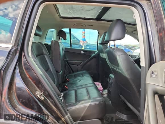 2011 Volkswagen Tiguan S с VIN WVGBV7AX2BW513129, выставлен на аукционе Copart как лот 84416825 с пробегом Не указан миль и Списание • Salvage title. История ставок и продаж доступна на DreamBid. Изображение 11.