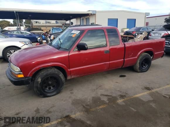 2003 Chevrolet S-10 LS with VIN 1GCCS19H438218647, listed as a Copart auction lot 87681665 with 167,032 mi miles and Salvage title. Bid and sale history available at DreamBid. Image 1.