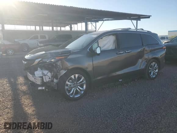 2024 Toyota Sienna Platinum с VIN 5TDERKEC8RS186052, выставлен на аукционе Copart как лот 54362115 с пробегом 14 777 миль миль и Списание • Salvage title. История ставок и продаж доступна на DreamBid. Изображение 1.
