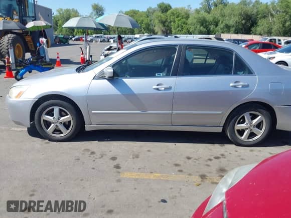 2005 Honda Accord EX-L z VIN JHMCM56855C003749, wystawiony jako IAAI lot #42535546 z przebiegiem 134 132 mil mil oraz . Historia ofert i sprzedaży dostępna na DreamBid. Obrazek 14.