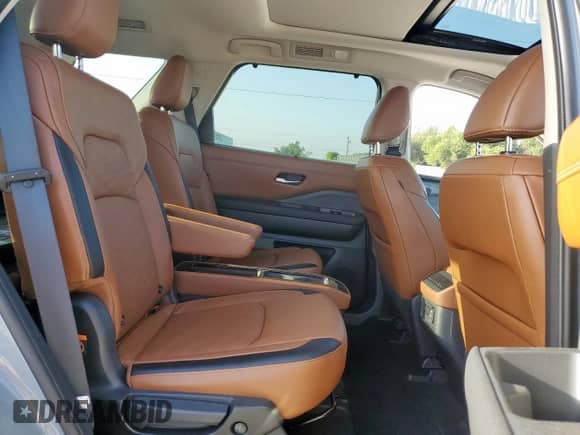 2022 Nissan Pathfinder Platinum with VIN 5N1DR3DK9NC207783, listed as a Copart auction lot 62761675 with 20,877 mi miles and Salvage title. Bid and sale history available at DreamBid. Image 11.