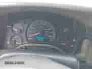 2003 Chevrolet Express Cargo YF7 Upfitter z VIN 1GBFG15T431237706, wystawiony jako IAAI lot #38581131 z przebiegiem 198 566 mil mil oraz . Historia ofert i sprzedaży dostępna na DreamBid. Obrazek 7.