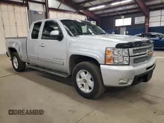 2013 Chevrolet Silverado 1500 LTZ z VIN 1GCRKTE75DZ120600, wystawiony jako Copart lot #89796025 z przebiegiem 107 875 mil mil oraz Czysty tytuł • Clean title. Historia ofert i sprzedaży dostępna na DreamBid. Obrazek 4.