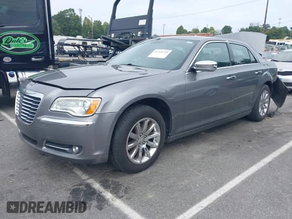 2011 Chrysler 300 Limited с VIN 2C3CA5CG4BH585748, выставлен на аукционе IAAI как лот 43219725 с пробегом 197 644 миль миль и . История ставок и продаж доступна на DreamBid. Изображение 17.