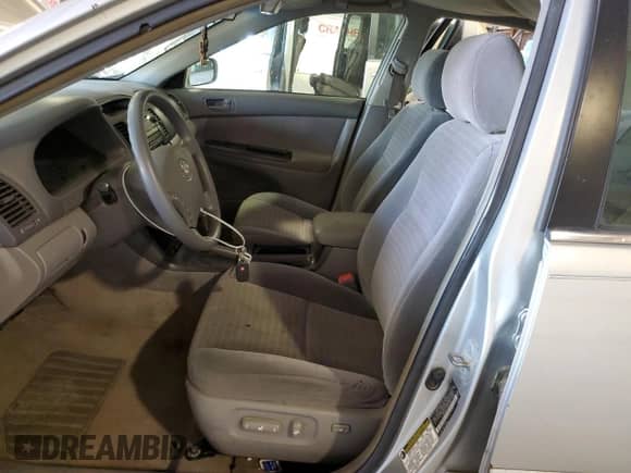 2005 Toyota Camry STD z VIN 4T1BE32K45U082515, wystawiony jako Copart lot #81946085 z przebiegiem 197 856 mil mil oraz Szkoda całkowita • Salvage title. Historia ofert i sprzedaży dostępna na DreamBid. Obrazek 7.