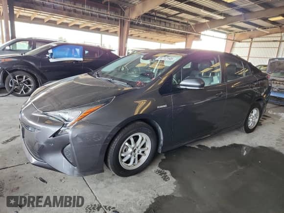 2016 Toyota Prius Three z VIN JTDKARFU3G3518956, wystawiony jako Copart lot #89712145 z przebiegiem 31 780 mil mil oraz Szkoda całkowita • Salvage title. Historia ofert i sprzedaży dostępna na DreamBid. Obrazek 1.