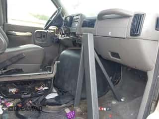 2001 Chevrolet Express с VIN 1GBHG39R111196645, выставлен на аукционе IAAI как лот 42415730 с пробегом 102 395 миль миль и . История ставок и продаж доступна на DreamBid. Изображение 5.