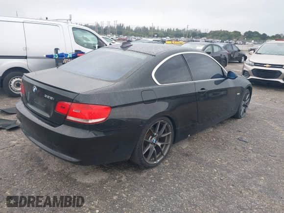 2007 BMW 3 Series 328i with VIN WBAWB33597PV71577, listed as a IAAI auction lot 41368831 with 217,639 mi miles and . Bid and sale history available at DreamBid. Image 4.