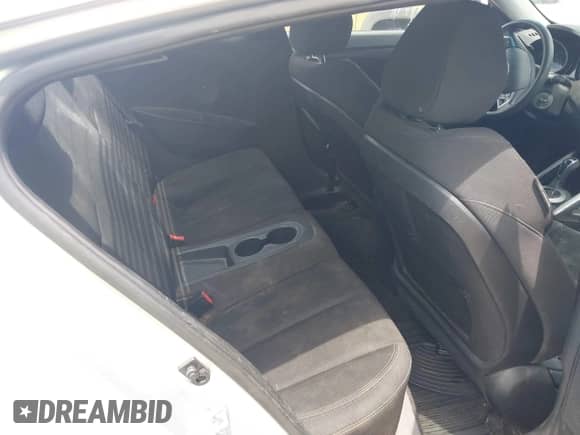 2014 Hyundai Veloster с VIN KMHTC6AD7EU184048, выставлен на аукционе IAAI как лот 42904514 с пробегом 191 749 миль миль и . История ставок и продаж доступна на DreamBid. Изображение 8.