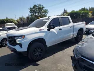 2024 Chevrolet Silverado 1500 LT Trail Boss z VIN 3GCUDFEL1RG350757, wystawiony jako Copart lot #69196795 z przebiegiem 12 540 mil mil oraz Szkoda całkowita • Salvage title. Historia ofert i sprzedaży dostępna na DreamBid. Obrazek 1.