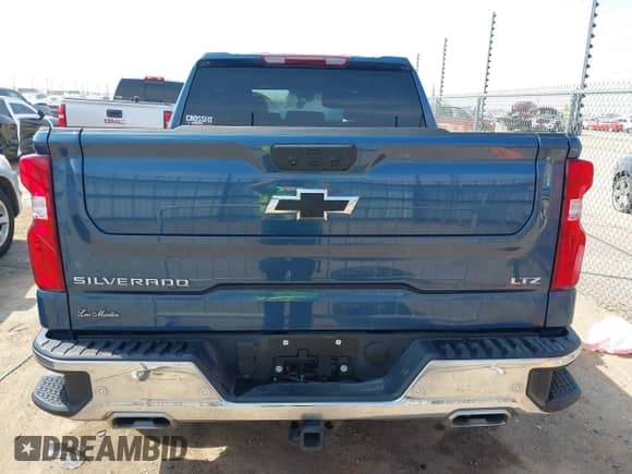 2024 Chevrolet Silverado 1500 LTZ with VIN 1GCUDGED8RZ395077, listed as a IAAI auction lot 42104943 with 17,012 mi miles and . Bid and sale history available at DreamBid. Image 16.