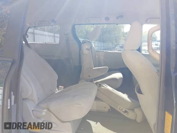 2011 Toyota Sienna LE AAS with VIN 5TDKK3DC9BS152691, listed as a IAAI auction lot 43419664 with 302,239 mi miles and . Bid and sale history available at DreamBid. Image 8.