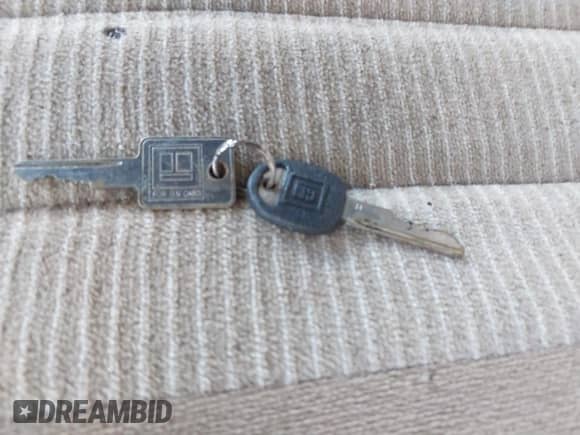 1994 GMC Sierra 1500 с VIN 2GTEK19K2R1579505, выставлен на аукционе IAAI как лот 42573076 с пробегом 245 983 миль миль и . История ставок и продаж доступна на DreamBid. Изображение 11.