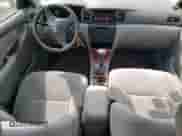 2005 Toyota Corolla CE z VIN 1NXBR32E15Z563949, wystawiony jako Copart lot #69611405 z przebiegiem 142 223 mil mil oraz Szkoda całkowita • Salvage title. Historia ofert i sprzedaży dostępna na DreamBid. Obrazek 8.