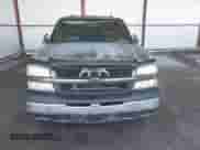 2005 Chevrolet Silverado 1500 LS z VIN 2GCEC13T951269781, wystawiony jako IAAI lot #41886672 z przebiegiem 333 717 mil mil oraz . Historia ofert i sprzedaży dostępna na DreamBid. Obrazek 6.
