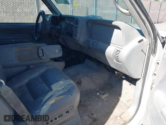 1999 Chevrolet Suburban с VIN 3GNFK16R8XG112431, выставлен на аукционе IAAI как лот 43369071 с пробегом 350 053 миль миль и . История ставок и продаж доступна на DreamBid. Изображение 5.