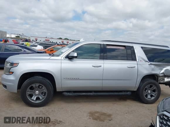 2019 Chevrolet Suburban LT с VIN 1GNSKHKC6KR262748, выставлен на аукционе IAAI как лот 42573141 с пробегом 137 301 миль миль и . История ставок и продаж доступна на DreamBid. Изображение 14.