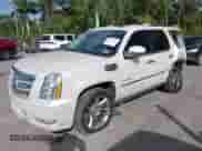 2012 Cadillac Escalade with VIN 1GYS4FEJ5CR193323, listed as a IAAI auction lot 41570937 with 178,659 mi miles and . Bid and sale history available at DreamBid. Image 2.