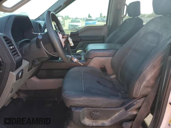 2019 Ford F-150 XL z VIN 1FTEW1CP3KKD55769, wystawiony jako Copart lot #89638715 z przebiegiem 114 318 mil mil oraz Szkoda całkowita • Salvage title. Historia ofert i sprzedaży dostępna na DreamBid. Obrazek 7.