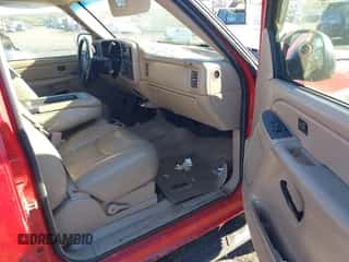 2005 Chevrolet Silverado 1500 Z71 z VIN 2GCEK13T451115806, wystawiony jako IAAI lot #43520563 z przebiegiem 177 787 mil mil oraz . Historia ofert i sprzedaży dostępna na DreamBid. Obrazek 5.