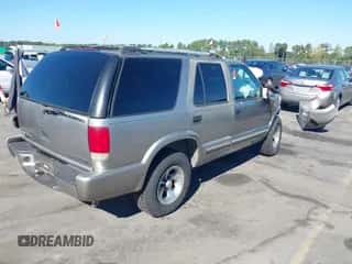 2001 Chevrolet Blazer LT с VIN 1GNCS13W112132307, выставлен на аукционе IAAI как лот 43461551 с пробегом 233 455 миль миль и . История ставок и продаж доступна на DreamBid. Изображение 4.
