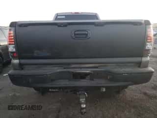 2006 Chevrolet Silverado 3500 SRW LT с VIN 1GCHK33296F137200, выставлен на аукционе Copart как лот 85065784 с пробегом 302 668 миль миль и Списание • Salvage title. История ставок и продаж доступна на DreamBid. Изображение 6.