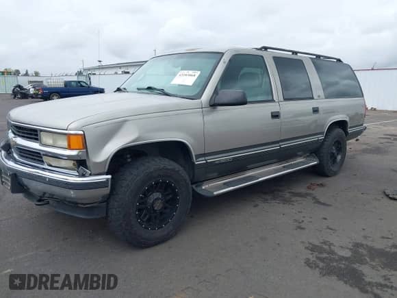 1999 Chevrolet Suburban с VIN 1GNFK16R0XJ496672, выставлен на аукционе IAAI как лот 43183068 с пробегом 215 341 миль миль и . История ставок и продаж доступна на DreamBid. Изображение 17.