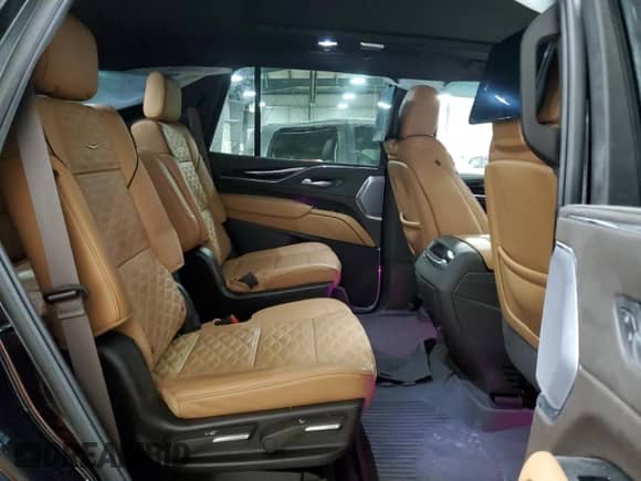 2024 Cadillac Escalade 4WD Sport с VIN 1GYS4FKL4RR310968, выставлен на аукционе Copart как лот 48261475 с пробегом 5 389 миль миль и Списание • Salvage title. История ставок и продаж доступна на DreamBid. Изображение 12.