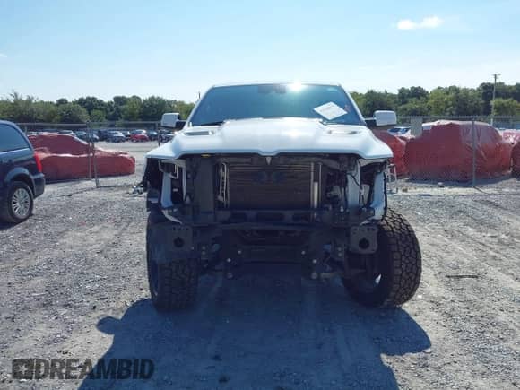 2022 Ram 1500 Laramie z VIN 1C6SRFJT2NN111032, wystawiony jako IAAI lot #42948075 z przebiegiem 139 700 mil mil oraz . Historia ofert i sprzedaży dostępna na DreamBid. Obrazek 13.