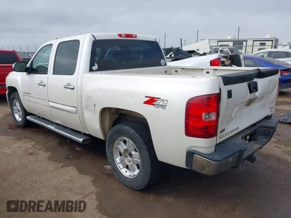 2011 Chevrolet Silverado 1500 LT z VIN 3GCPKSE38BG358968, wystawiony jako IAAI lot #43393436 z przebiegiem 187 947 mil mil oraz . Historia ofert i sprzedaży dostępna na DreamBid. Obrazek 3.