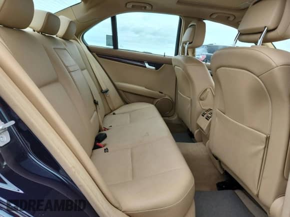 2008 Mercedes-Benz C 300 Sport z VIN WDDGF81X88F165011, wystawiony jako Copart lot #70551805 z przebiegiem 146 539 mil mil oraz Czysty tytuł • Clean title. Historia ofert i sprzedaży dostępna na DreamBid. Obrazek 10.