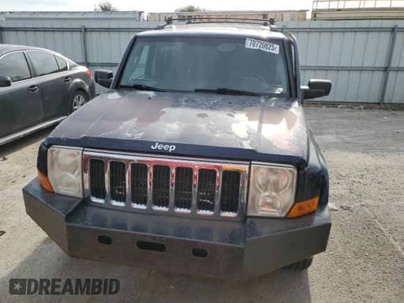2006 Jeep Commander with VIN 1J8HG48N76C153626, listed as a Copart auction lot 70720825 with 140,685 mi miles and Salvage title. Bid and sale history available at DreamBid. Image 5.