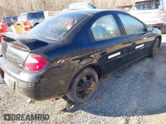 2005 Dodge Neon SXT z VIN 1B3ES56C85D196379, wystawiony jako IAAI lot #41612965 z przebiegiem 158 304 mil mil oraz . Historia ofert i sprzedaży dostępna na DreamBid. Obrazek 4.