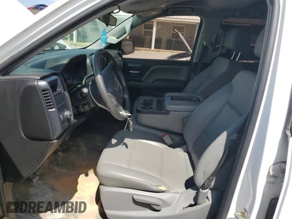 2018 GMC Sierra 1500 z VIN 1GTR1LEC9JZ290471, wystawiony jako Copart lot #62568305 z przebiegiem 242 739 mil mil oraz Czysty tytuł • Clean title. Historia ofert i sprzedaży dostępna na DreamBid. Obrazek 7.