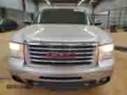 2010 GMC Sierra 1500 SLT z VIN 1GTSKWE39AZ160755, wystawiony jako Copart lot #43950065 z przebiegiem 148 415 mil mil oraz Szkoda całkowita • Salvage title. Historia ofert i sprzedaży dostępna na DreamBid. Obrazek 5.