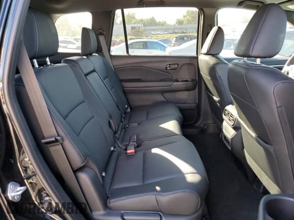 2024 Honda Passport EX-L with VIN 5FNYF8H53RB020581, listed as a Copart auction lot 82087435 with 20,595 mi miles and Salvage title. Bid and sale history available at DreamBid. Image 11.