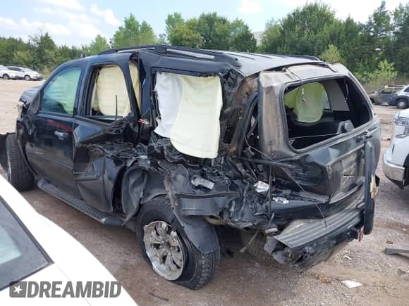 2007 Chevrolet Tahoe LT z VIN 1GNFC13J17R361987, wystawiony jako IAAI lot #43239900 z przebiegiem 54 027 mil mil oraz . Historia ofert i sprzedaży dostępna na DreamBid. Obrazek 15.