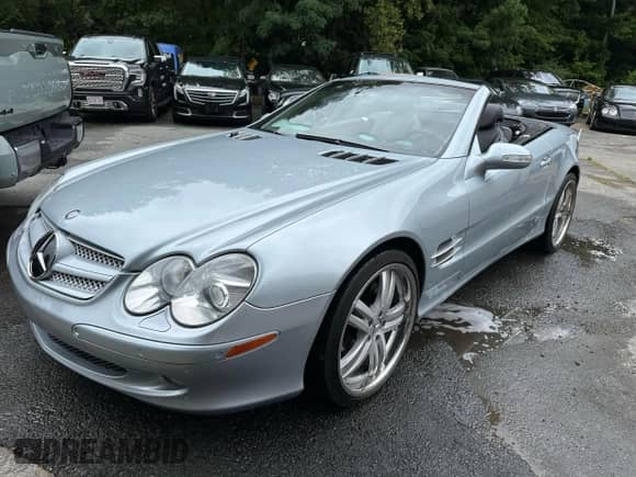 2003 Mercedes-Benz SL 500 z VIN WDBSK75F43F045337, wystawiony jako Copart lot #89473995 z przebiegiem 112 434 mil mil oraz Czysty tytuł • Clean title. Historia ofert i sprzedaży dostępna na DreamBid. Obrazek 2.