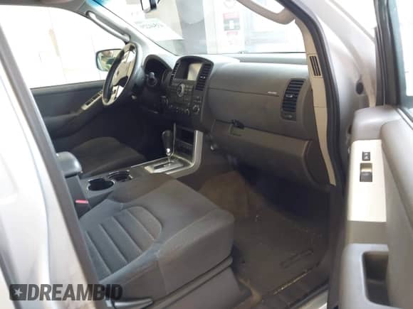 2011 Nissan Pathfinder LE z VIN 5N1AR1NB7BC605804, wystawiony jako IAAI lot #43544229 z przebiegiem 170 691 mil mil oraz . Historia ofert i sprzedaży dostępna na DreamBid. Obrazek 5.